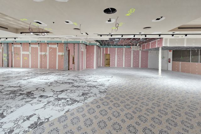 Gran local comercial en obra